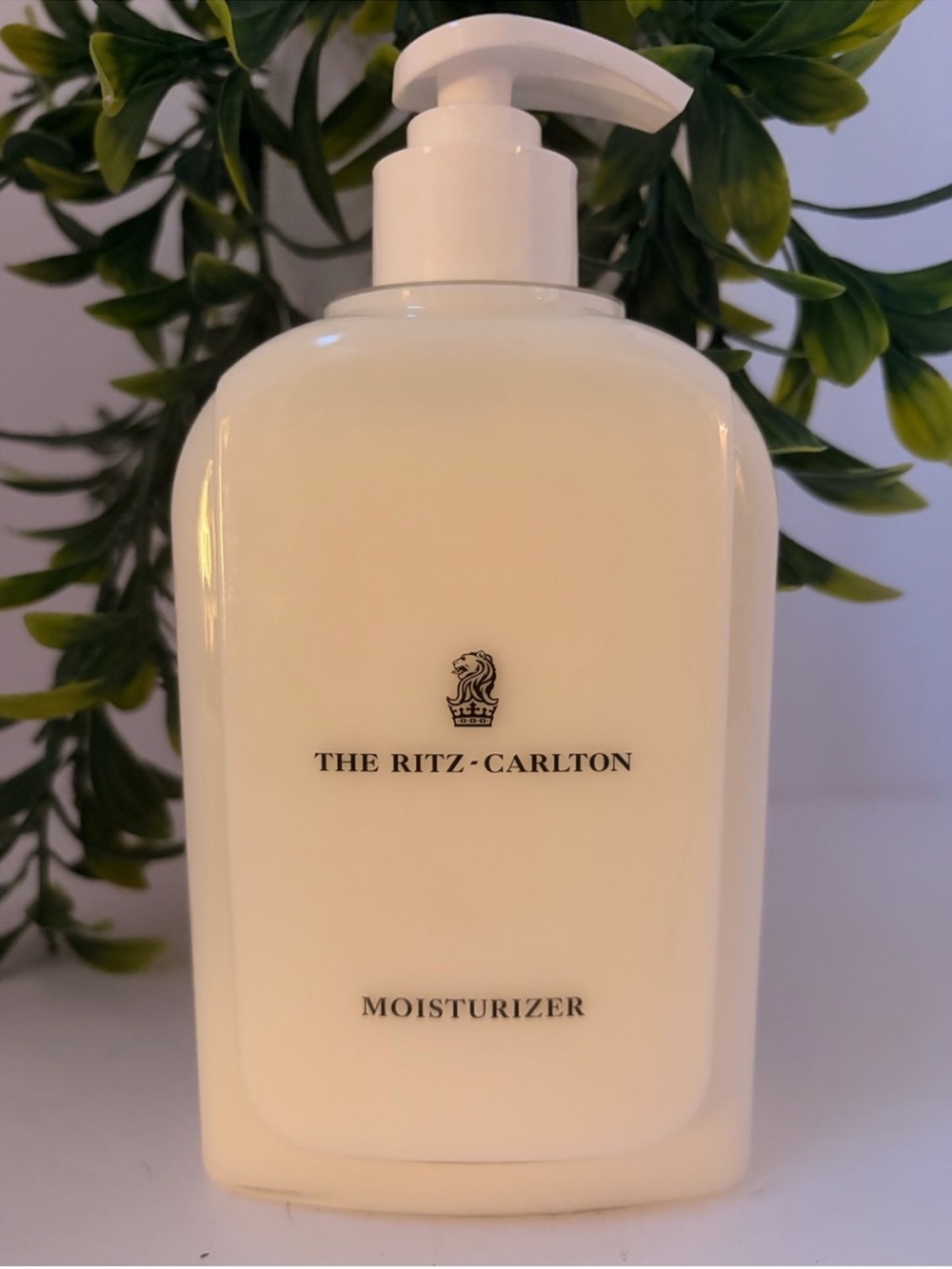🍃The Ritz-Carlton Cream Body Moisturizer — Nourishing Daily Hydration